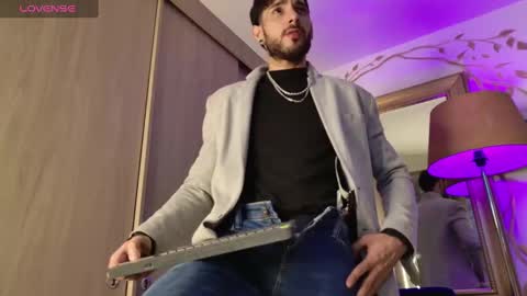 yulian 2811 online show from 13, 2, 2025