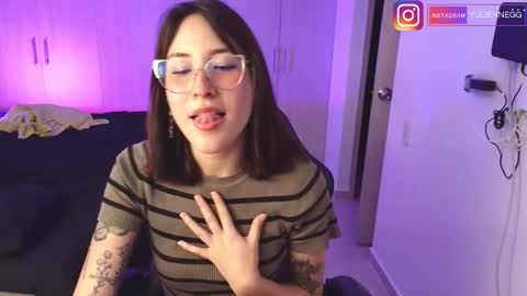 Snapshot of yulienne chatting on 9, 11, 2025 Yulienne online show from 9, 11, 2025