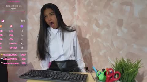yuliethpetite online show from 18, 3, 2026
