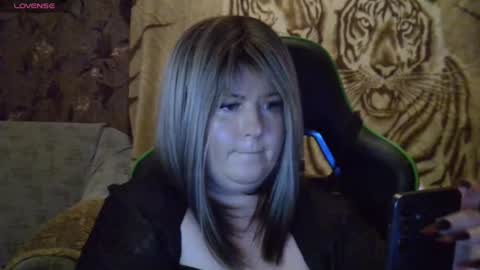 Snapshot of yuliiared chatting on 5, 12, 2025 yuliiared online show from 5, 12, 2025