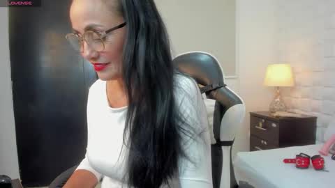 Snapshot of yulitza1025 chatting on 15, 12, 2025 Y U L I T Z A online show from 15, 12, 2025