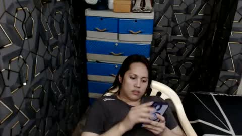 Snapshot of yumi_white chatting on 27, 4, 2026 yumi online show from 27, 4, 2026