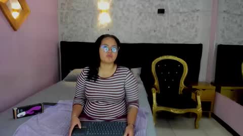 YumiViolet online show from 7, 2, 2026