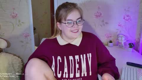 Snapshot of yumm_lolly chatting on 21, 10, 2025 Polly online show from 21, 10, 2025