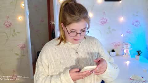 Snapshot of yumm_lolly chatting on 2, 11, 2025 Polly online show from 2, 11, 2025