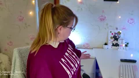 Snapshot of yumm_lolly chatting on 2, 12, 2025 Polly online show from 2, 12, 2025