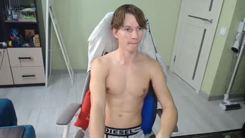 Snapshot of yummyalexxx chatting on 2, 2, 2025 Alex online show from 2, 2, 2025