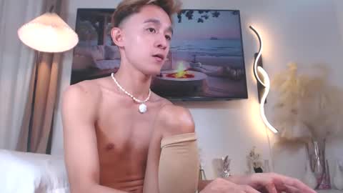 Snapshot of yummyjustine07 chatting on 5, 1, 2025 Justine online show from 5, 1, 2025