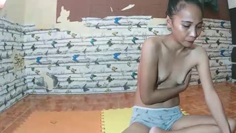 Snapshot of yummysexyhardnipple08 chatting on 9, 9, 2025 jhess online show from 9, 9, 2025