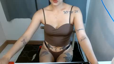 Snapshot of yunahuntrixx chatting on 27, 6, 2026 yunahuntrixx online show from 27, 6, 2026
