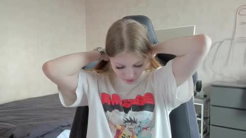 Snapshot of yunarosee chatting on 12, 9, 2025 yunarosee online show from 12, 9, 2025