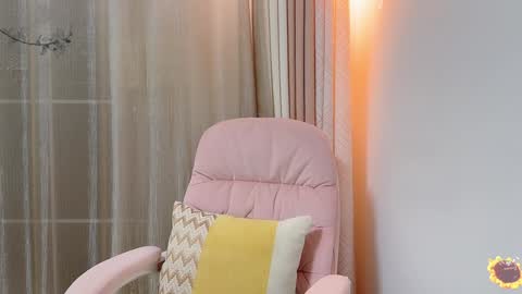 YunEr online show from 5, 1, 2025