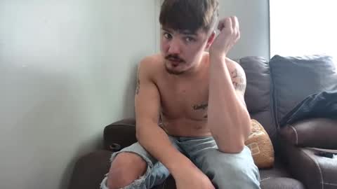 Snapshot of yungbul1 chatting on 4, 12, 2025 yungbul1 online show from 4, 12, 2025