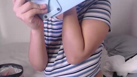 Snapshot of yungelitamor_ chatting on 11, 2, 2025 ELITA online show from 11, 2, 2025