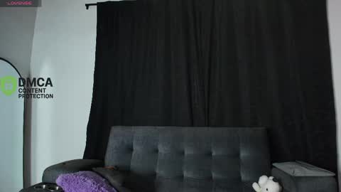 Snapshot of yungelitamor_ chatting on 4, 5, 2026 ELITA online show from 4, 5, 2026