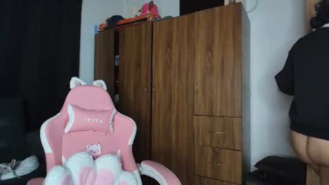 Snapshot of yungelitamor_ chatting on 7, 7, 2026 ELITA online show from 7, 7, 2026