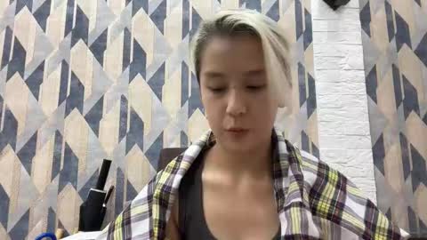 Snapshot of yuonnekehoe chatting on 24, 10, 2025 Kristi online show from 24, 10, 2025