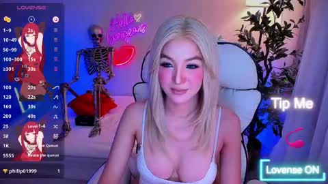 Snapshot of yurasiand0ll chatting on 12, 10, 2025 Sasa online show from 12, 10, 2025