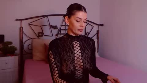 I V Y   online show from 17, 2, 2026