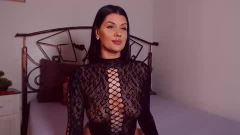 Snapshot of yvonneeverlee chatting on 26, 5, 2026 I V Y online show from 26, 5, 2026
