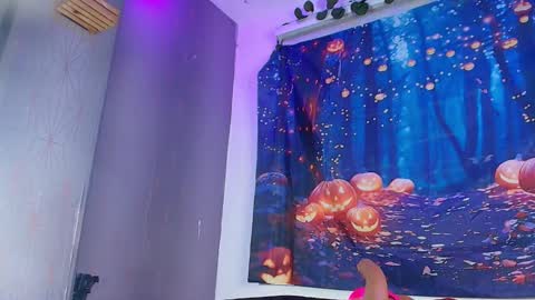 Zoe  online show from 5, 10, 2025