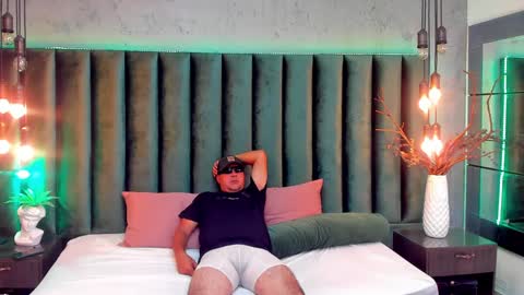 Snapshot of zacandmarcosmg_ chatting on 30, 12, 2024 zacandmarcosmg_ online show from 30, 12, 2024