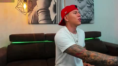 Snapshot of zacandmarcosmg_ chatting on 21, 10, 2025 zacandmarcosmg_ online show from 21, 10, 2025