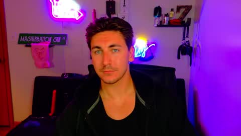 Snapshot of zach_rhyder chatting on 11, 9, 2025 Zach Rhyder online show from 11, 9, 2025