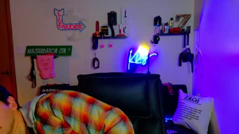 Snapshot of zach_rhyder chatting on 13, 11, 2025 Zach Rhyder online show from 13, 11, 2025