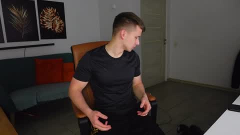 ZACK GILLIAN online show from 13, 5, 2026