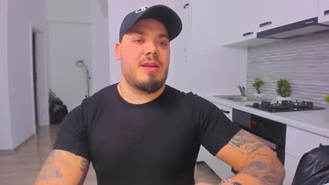 Snapshot of zackconnorsx chatting on 4, 2, 2025 Zack online show from 4, 2, 2025