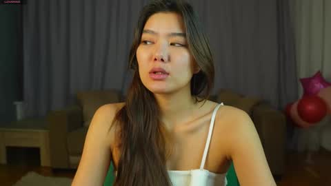 Snapshot of zadabercher chatting on 13, 11, 2025 Marina online show from 13, 11, 2025