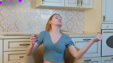 Snapshot of zadabercher chatting on 4, 12, 2025 Marina online show from 4, 12, 2025