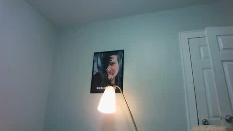 Snapshot of zaddyslilslutbucket chatting on 16, 11, 2025 zaddyslilslutbucket online show from 16, 11, 2025