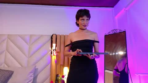 Snapshot of zafiro_gem_ chatting on 8, 9, 2025 Karina online show from 8, 9, 2025