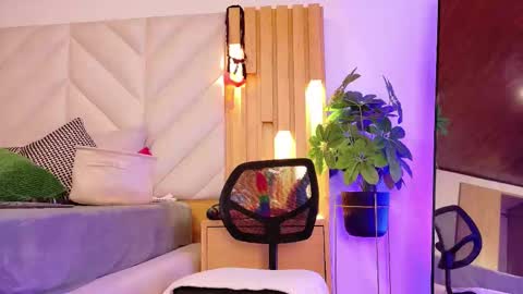 Snapshot of zafiro_gem_ chatting on 22, 9, 2025 Karina online show from 22, 9, 2025