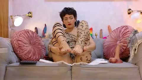 Snapshot of zafiro_gem_ chatting on 2, 10, 2025 Karina online show from 2, 10, 2025