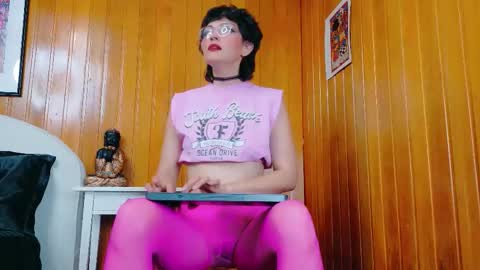 Snapshot of zafiro_gem_ chatting on 22, 10, 2025 Karina online show from 22, 10, 2025