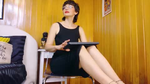 Snapshot of zafiro_gem_ chatting on 28, 10, 2025 Karina online show from 28, 10, 2025
