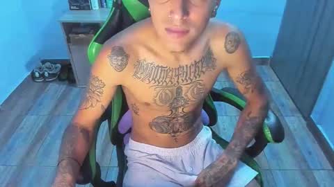 Snapshot of zafirocum chatting on 3, 12, 2025 BiG Zafiro online show from 3, 12, 2025