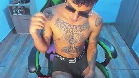 Snapshot of zafirocum chatting on 14, 12, 2025 BiG Zafiro online show from 14, 12, 2025