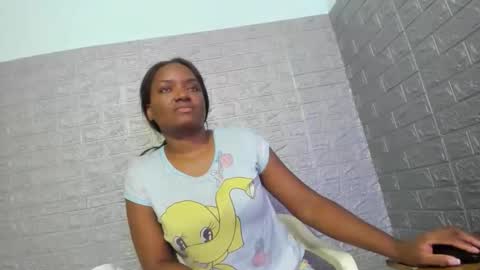 Snapshot of zamara__ chatting on 20, 12, 2025 Zamara online show from 20, 12, 2025