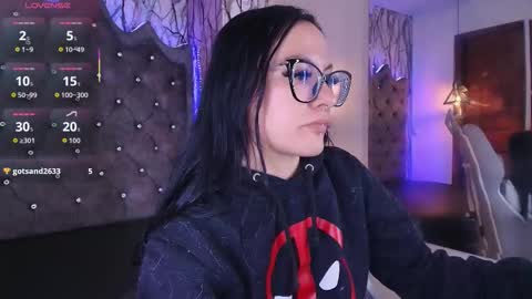 Snapshot of zami_escobar_of chatting on 4, 12, 2025 online show from 4, 12, 2025