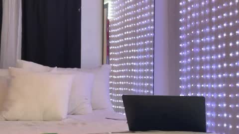 Snapshot of zamoraedii1994 chatting on 15, 12, 2025 Edii online show from 15, 12, 2025