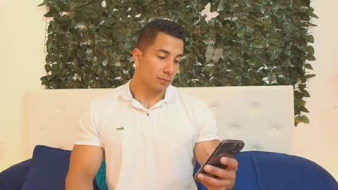 Snapshot of zanemaverick chatting on 18, 10, 2025 zanemaverick online show from 18, 10, 2025