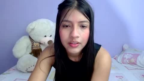 Snapshot of zara_cute18 chatting on 17, 11, 2025 Zara online show from 17, 11, 2025