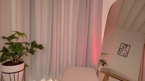 Zara Nova online show from 5, 2, 2026