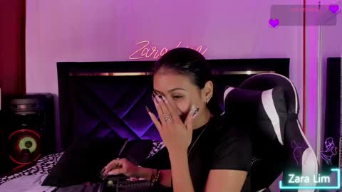 Snapshot of zaralim chatting on 17, 10, 2025 Zara Lim online show from 17, 10, 2025