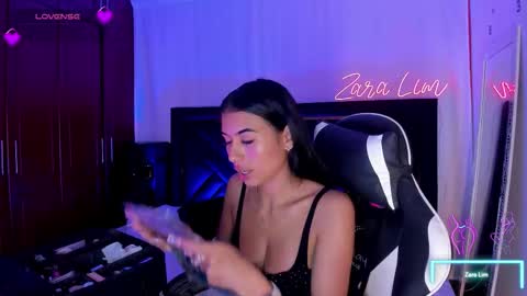 Snapshot of zaralim chatting on 13, 11, 2025 Zara Lim online show from 13, 11, 2025