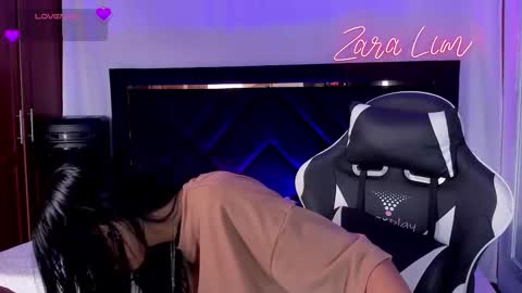 Snapshot of zaralim chatting on 24, 11, 2025 Zara Lim online show from 24, 11, 2025